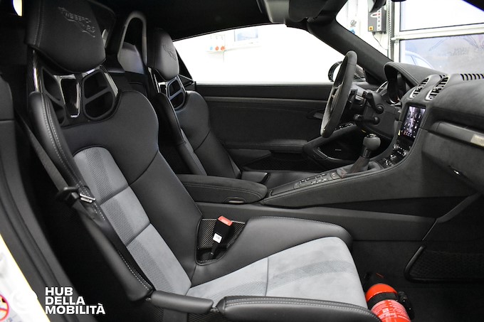 PORSCHE 718 Spyder RS